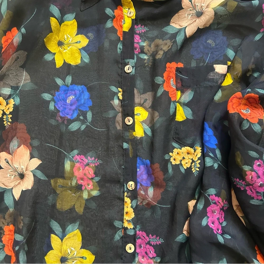 Johnny Was Jade Hunni Silk Blouse in the Wild Blooms print - Picture 7 of 8